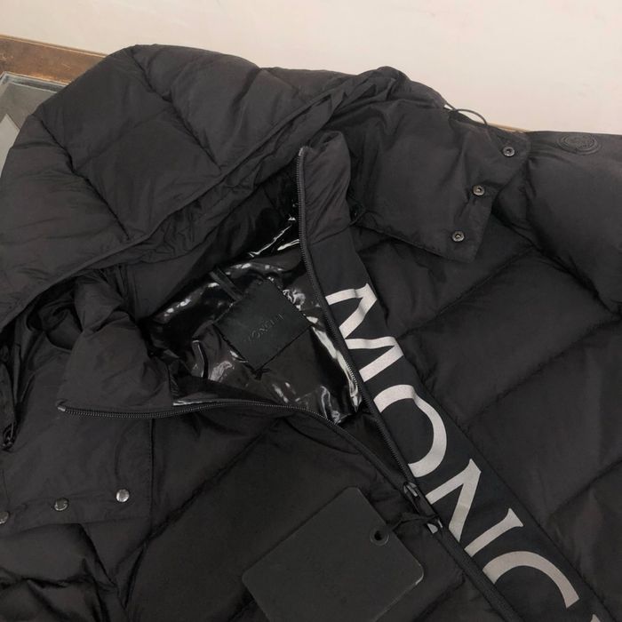 Geaca Moncler colectie noua