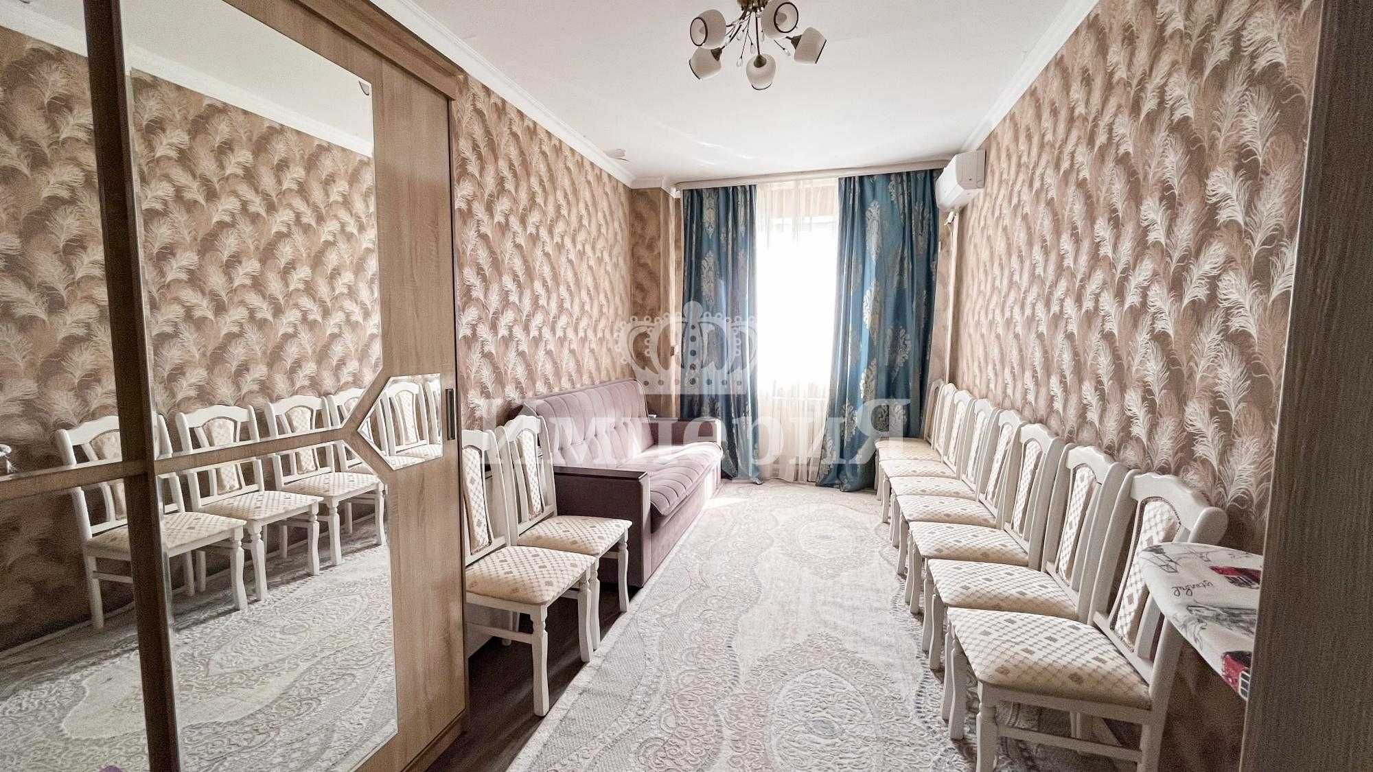 Срочно продается 2ух комнатная  квартира в центре Абая Ришат Империя
