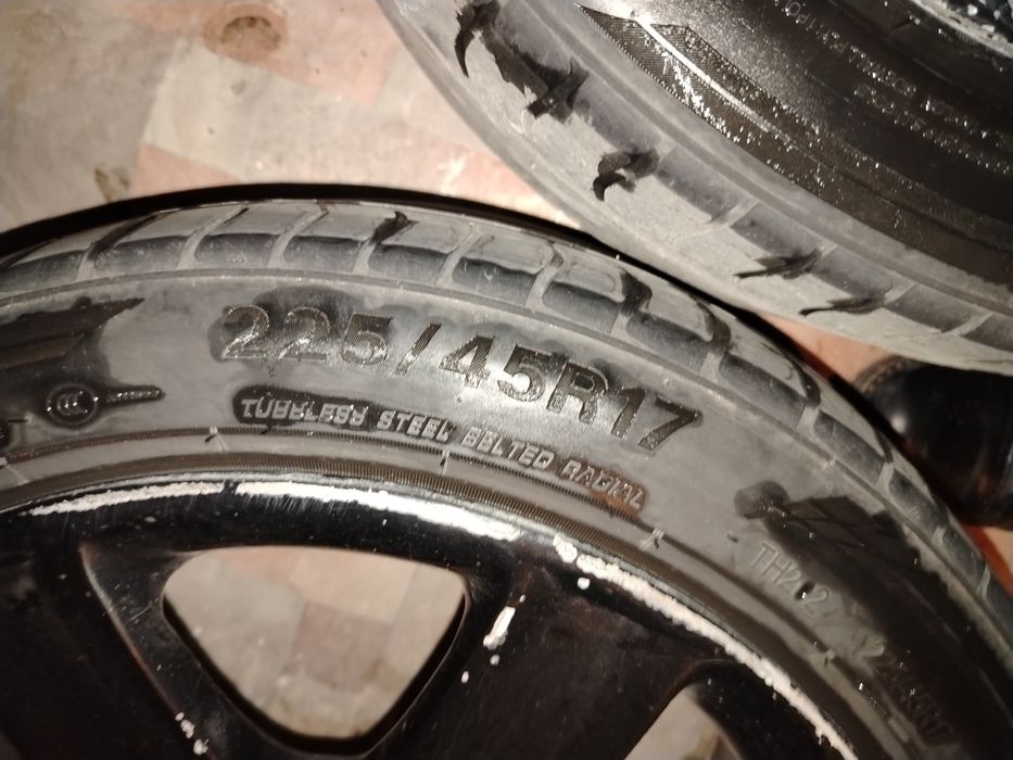 Продам диски легкосплавленные комплект летняя резина