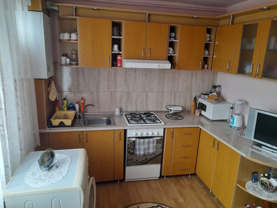 Vând apartament cu 3 camere