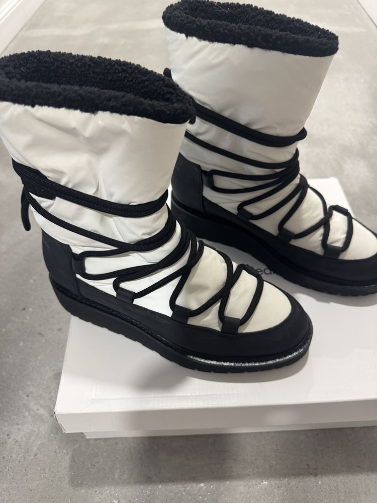 Calvin Klein апрески.