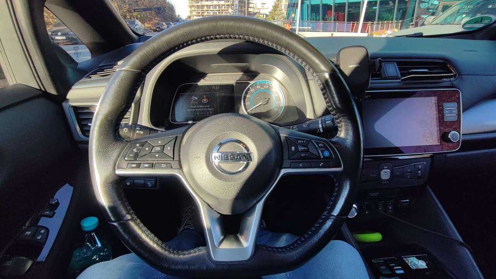Продавам перфектен Nissan Leaf N-Connectа 40kWh