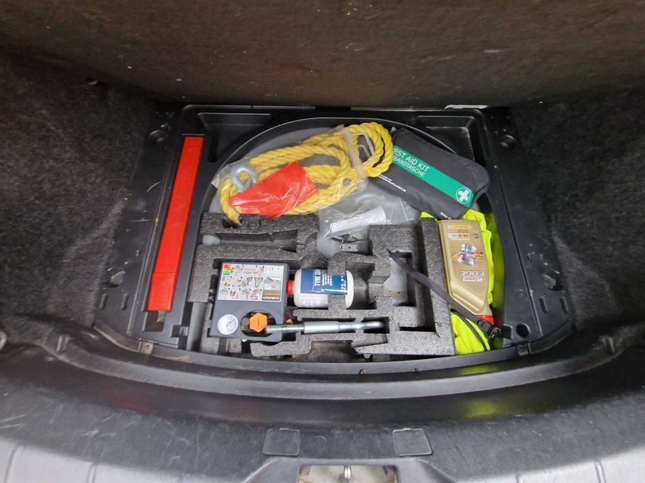 Volvo V40, D3, 150 к,с, 2014г, Бартер за БУС