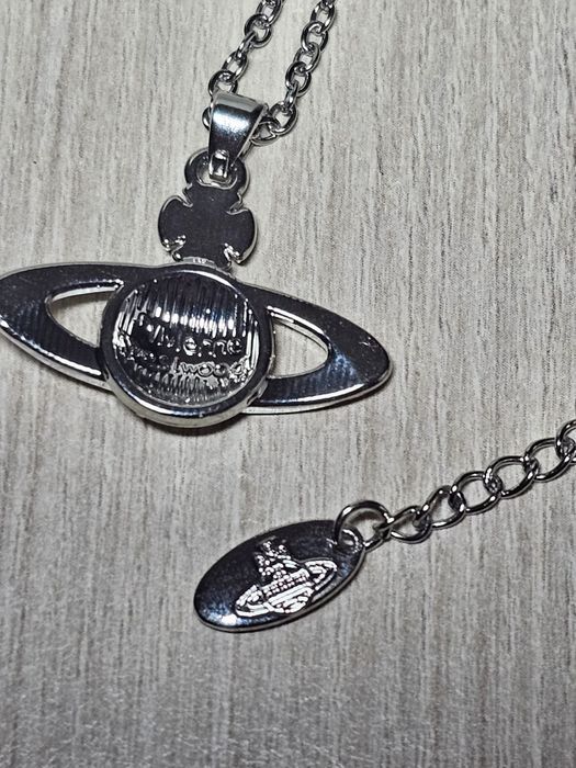 Vivienne Westwood Lănțișor Argintiu cu pietricele saturn