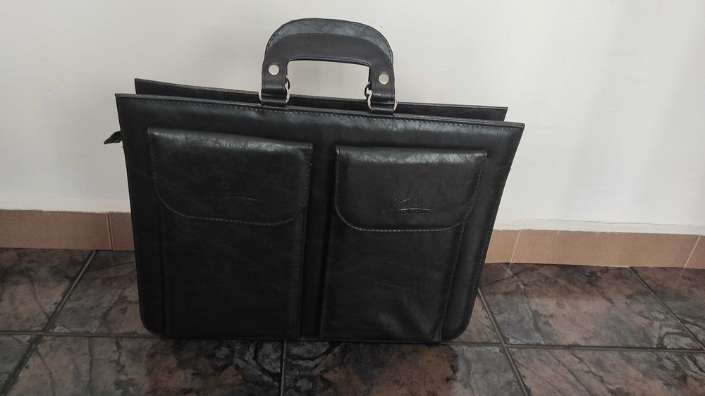 Бизнес голяма чанта, чисто нова от естествена кожа