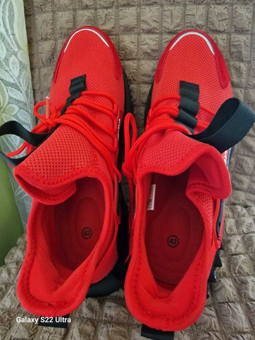 Маратонки нови 42 номер