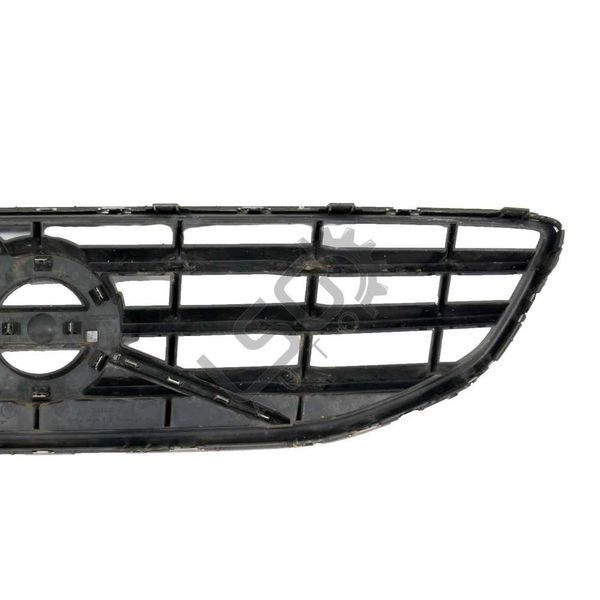 Решетка Volvo V40 (D2) 2012-2016 ID: 133122