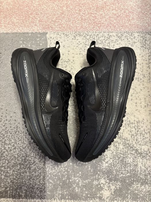 Nike Vomero 18 - Черно