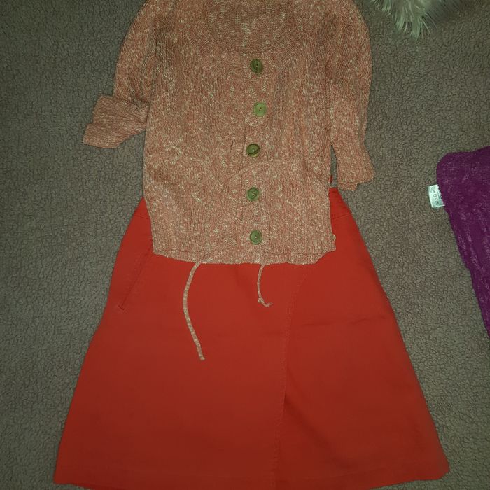 Compleuri 50lei fusta si bluza rochie