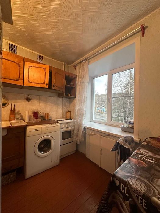 Продам 3х комнатную квартиру на 4 районе, Гэсовская 18