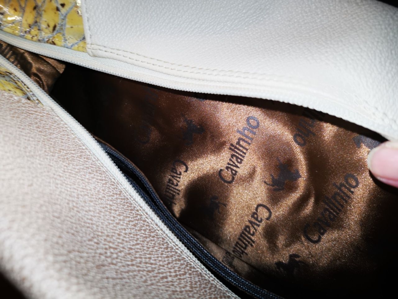 Designer Bag Чантата е модел на марката Cavalinho. Като нова
