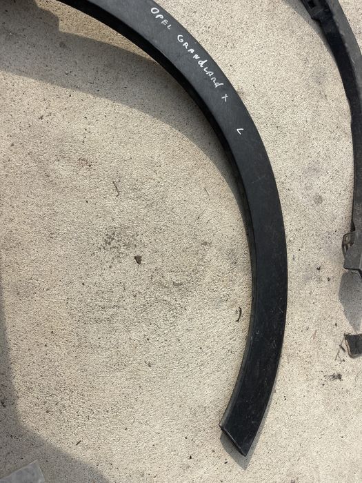 Лайсна/вежда Opel Grandland