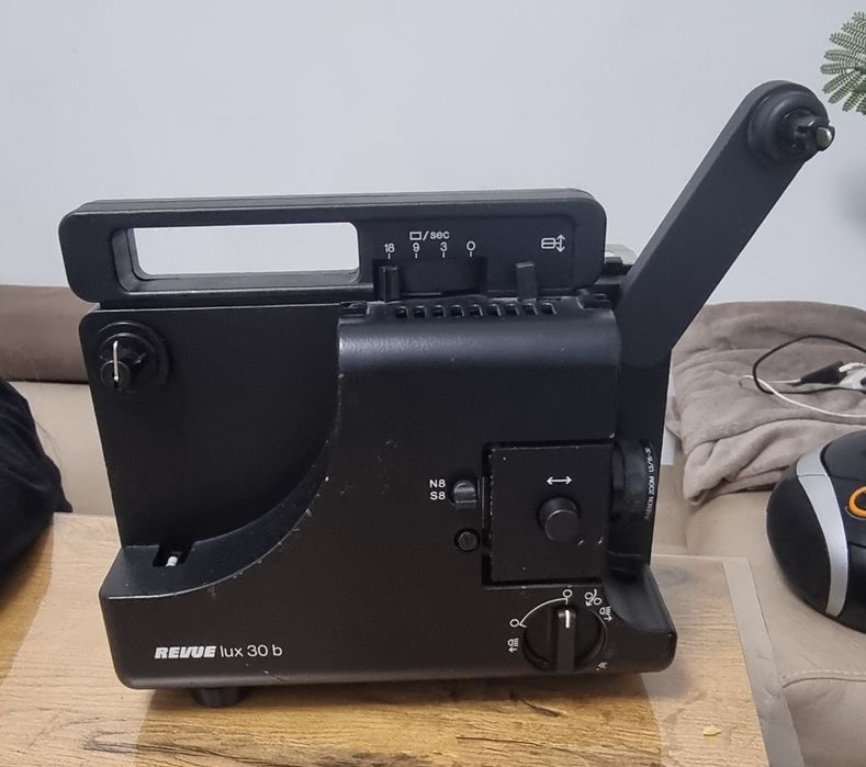 Кино камера Revue Lux 30 b