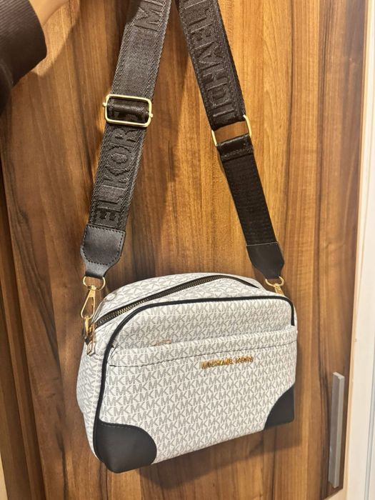 Дамска чанта Michael Kors с дълга дръжка