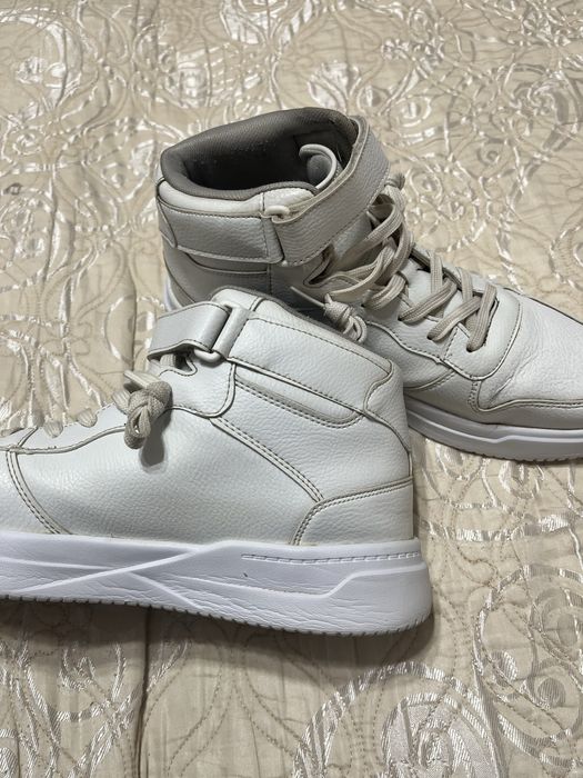 Мужские кроссовки.