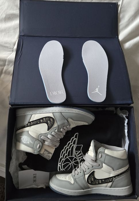 Jordan 1 Retro High Dior