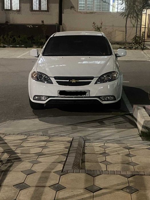 ПРОДАЕТСЯ Lacetti 1.8