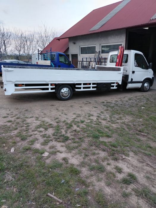 Camioneta Opel cu macara