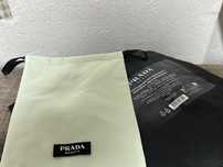 Платнена чантичка за гримове Prada