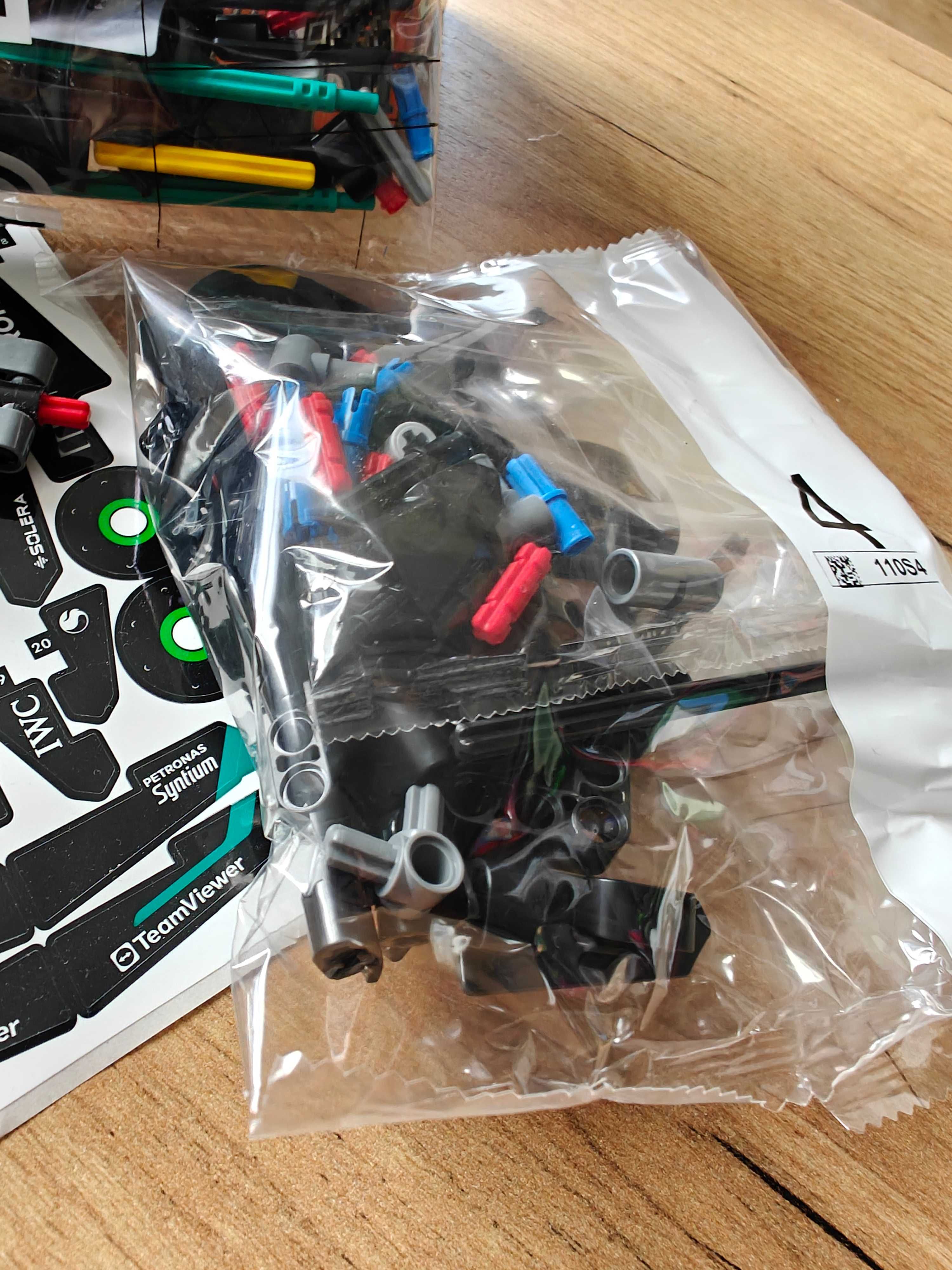 Конструктор LEGO Technic Formula 1 - Mercedes-AMG F1