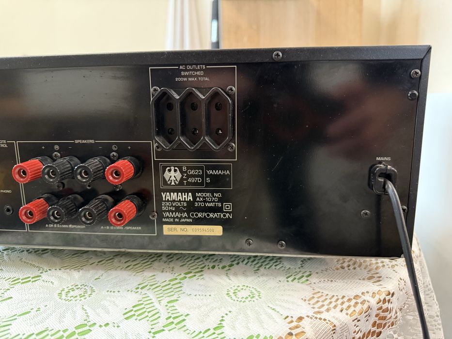 Yamaha AX-1070 Топ