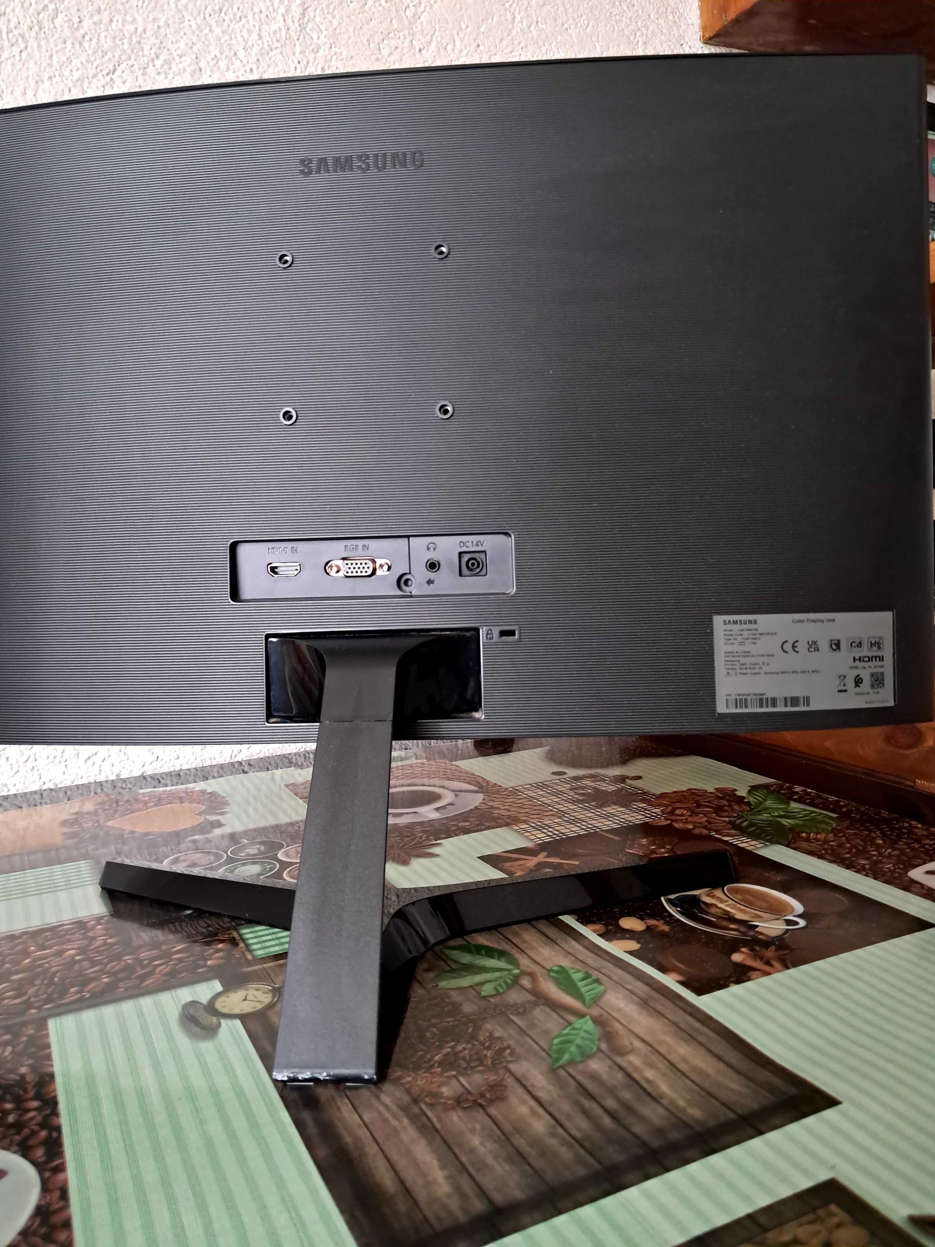 Извит монитор Samsung 24