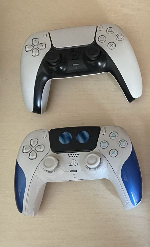 PlayStation 5 (2 геймпада, 5 игр на дисках, отличное состояние).