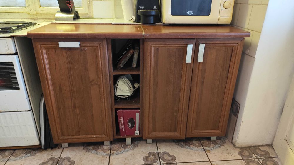 mobila bucutarie stare buna