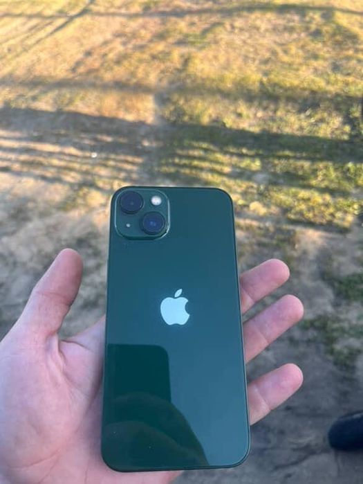 Продам айфон 13