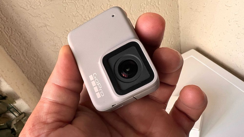 GoPro HERO7 White Camera de Actiune Waterproof Full HD