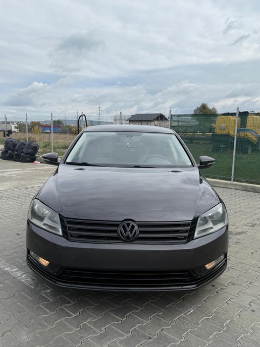 Vând Volkswagen Passat