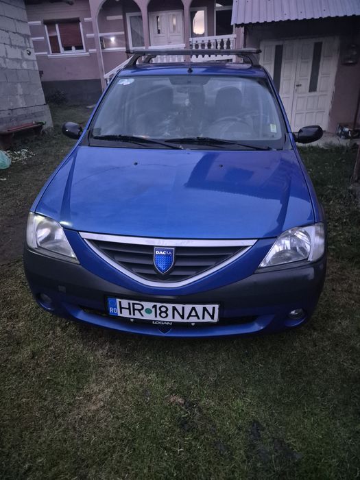 Vând Dacia Logan