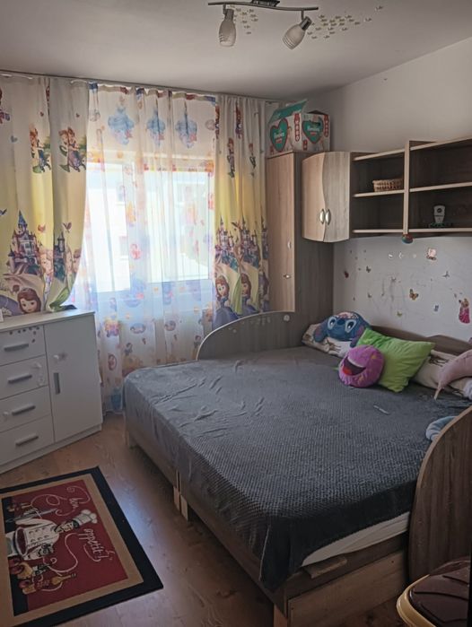De vânzare – Apartament 3 camere, renovat complet, modern și luminos