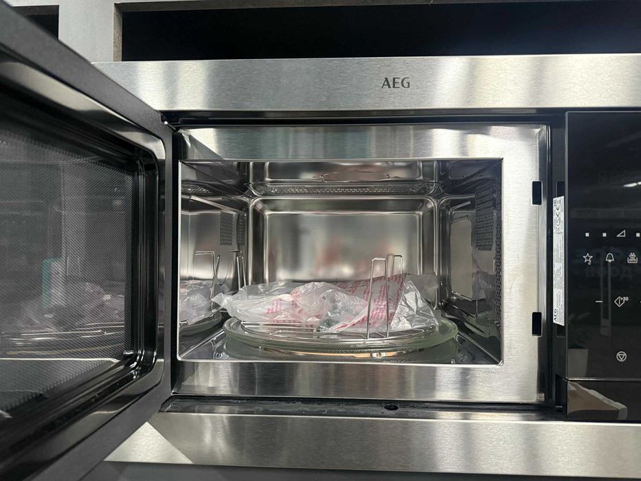 AEG микровълнова за вграждане чисто нов в гранция