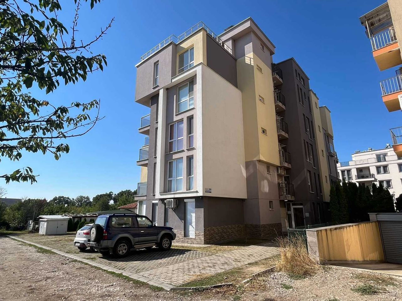 Продава се Двустаен апартамент в Карлово - 93 кв.м за 807 €/кв.м - Снимка #12