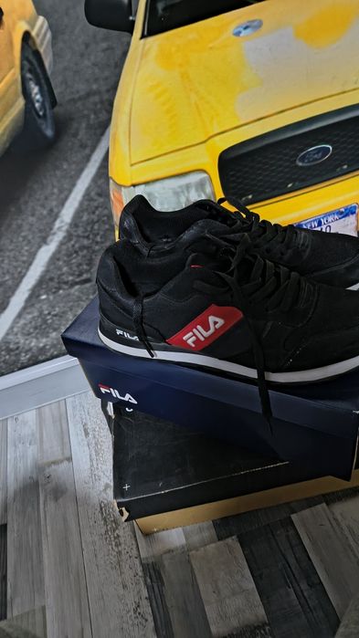 Маратонки фила 44 номер