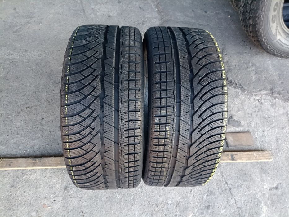 2 anvelope de iarna ca si noi Michelin 235/35 R19 dot 3517