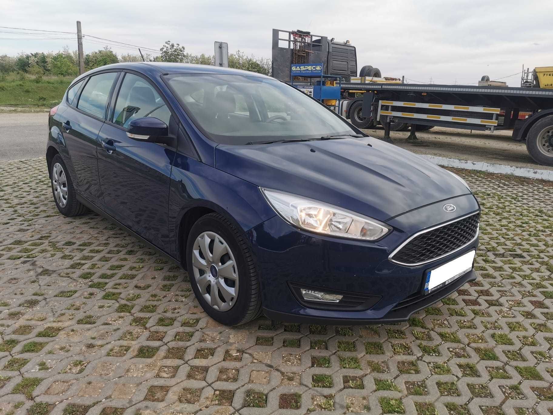 Vand Ford Focus Hatchback 1.0 Benzina