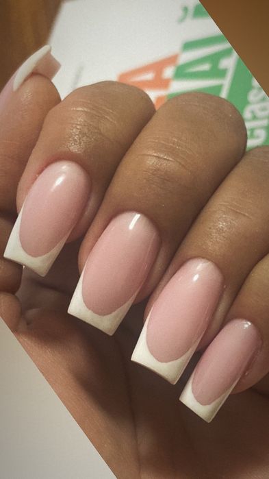 Laura Nail Artist