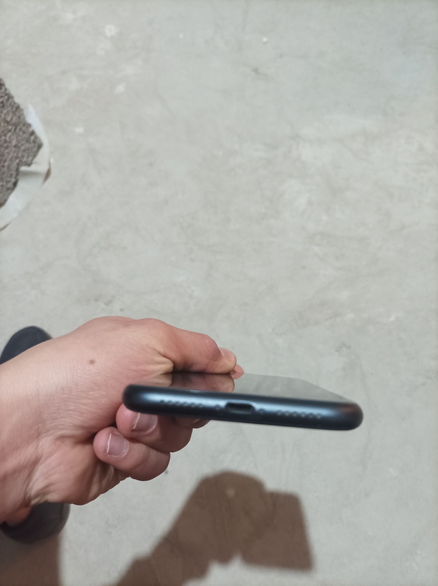 Iphone 11 qora 64gb