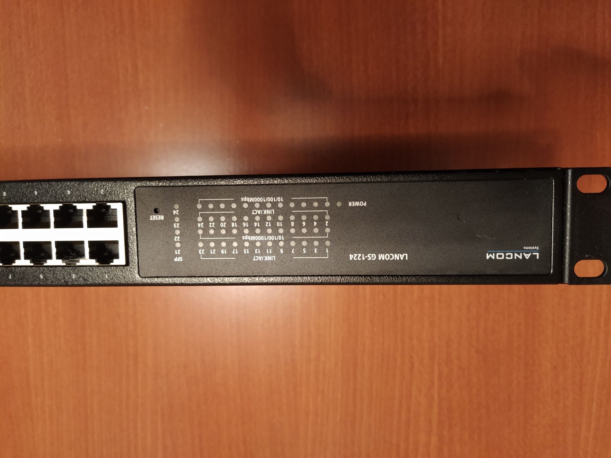 Интернет                    суич (24 порта) Lancom GS-1224