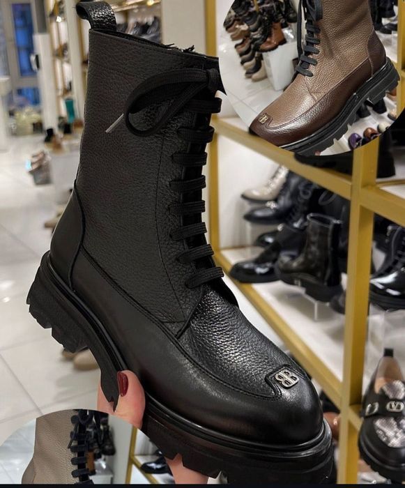 Продам новые зимние женские сапоги.