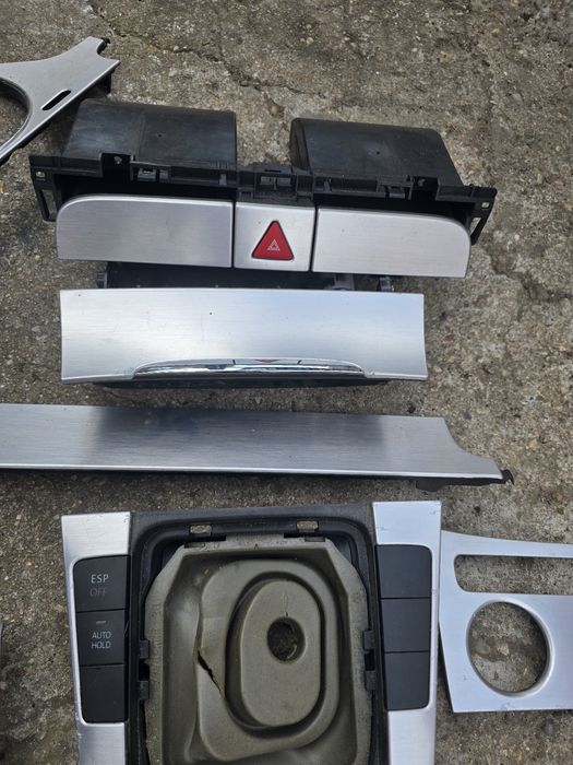 Trimuri bord  VW passat b6 plastic sau metalice ac sau clima