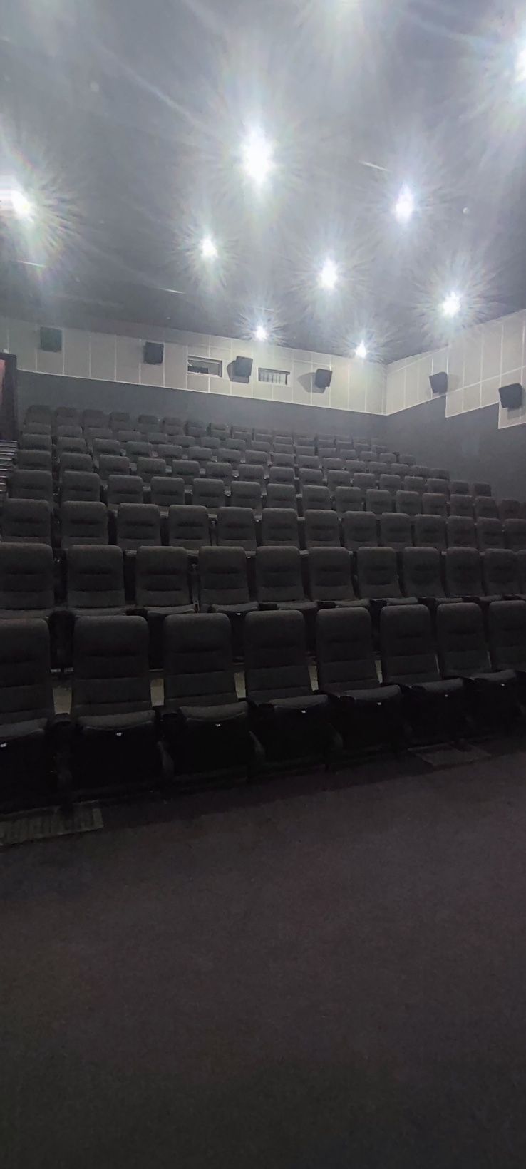Продам Кресло для кинотеатра 288 штук, цена за 1 шт 10000 тенге.
