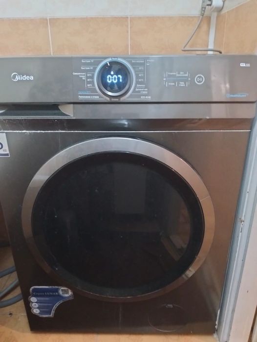 Продам стиральную машину Midea