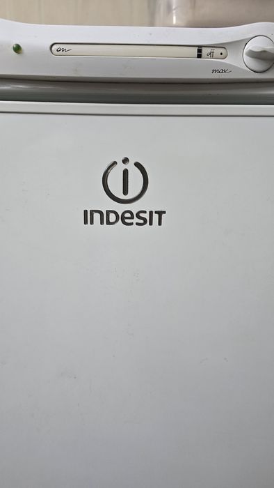 Продам Идеальный, Надежный Холодильник Indesit Белый, Рабочий