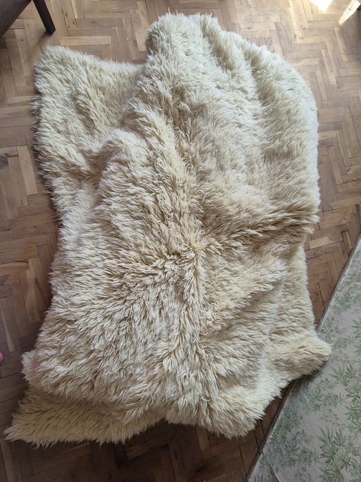 Стари килими и постелката ,черги