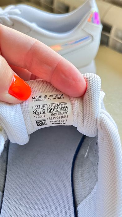 Оригинални кожени  хамелеон маратонки Reebok