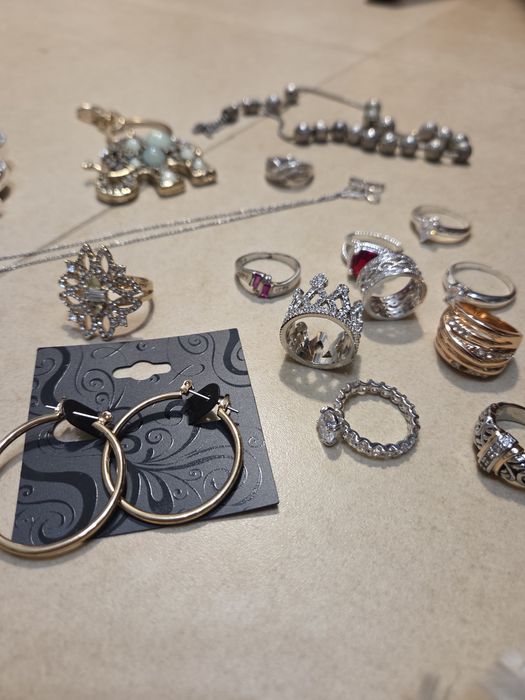 Бижута по 3 лв пръстени гердани