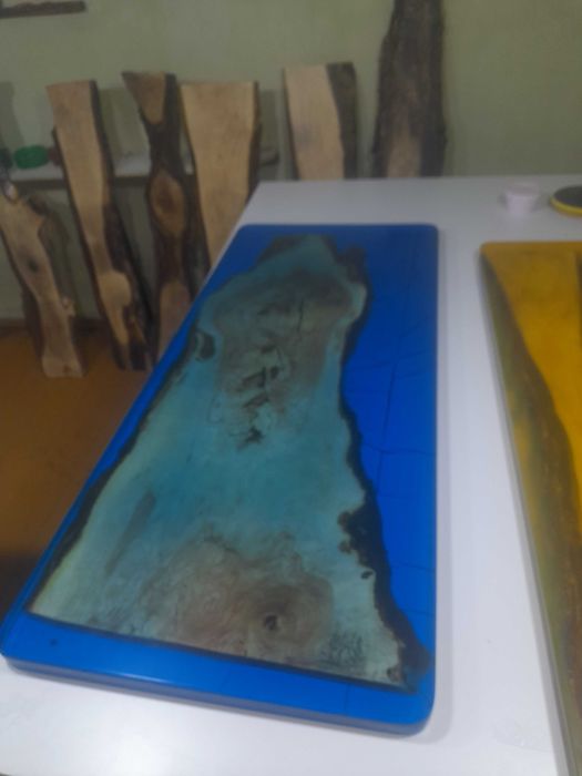 Мебель ручной работы с эпокситной смолой под любой заказ